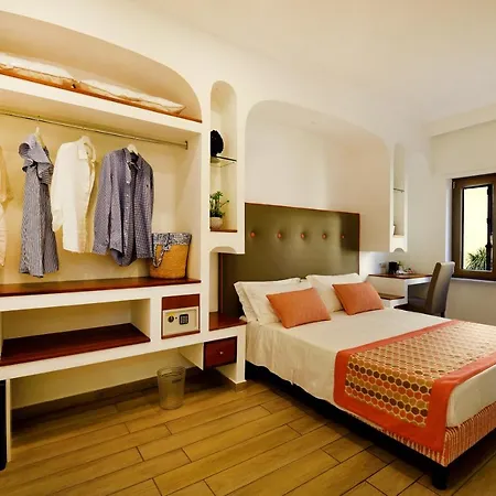 Sorrento Rooms 2*