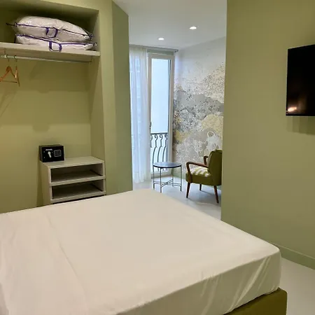 Sorrento Rooms 4*