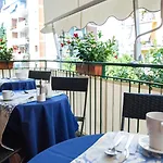 Sorrento Rooms Couette-café