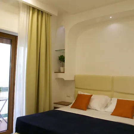 Sorrento Rooms