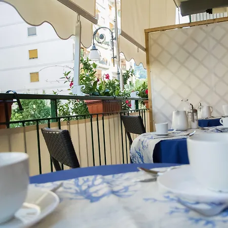 Sorrento Rooms